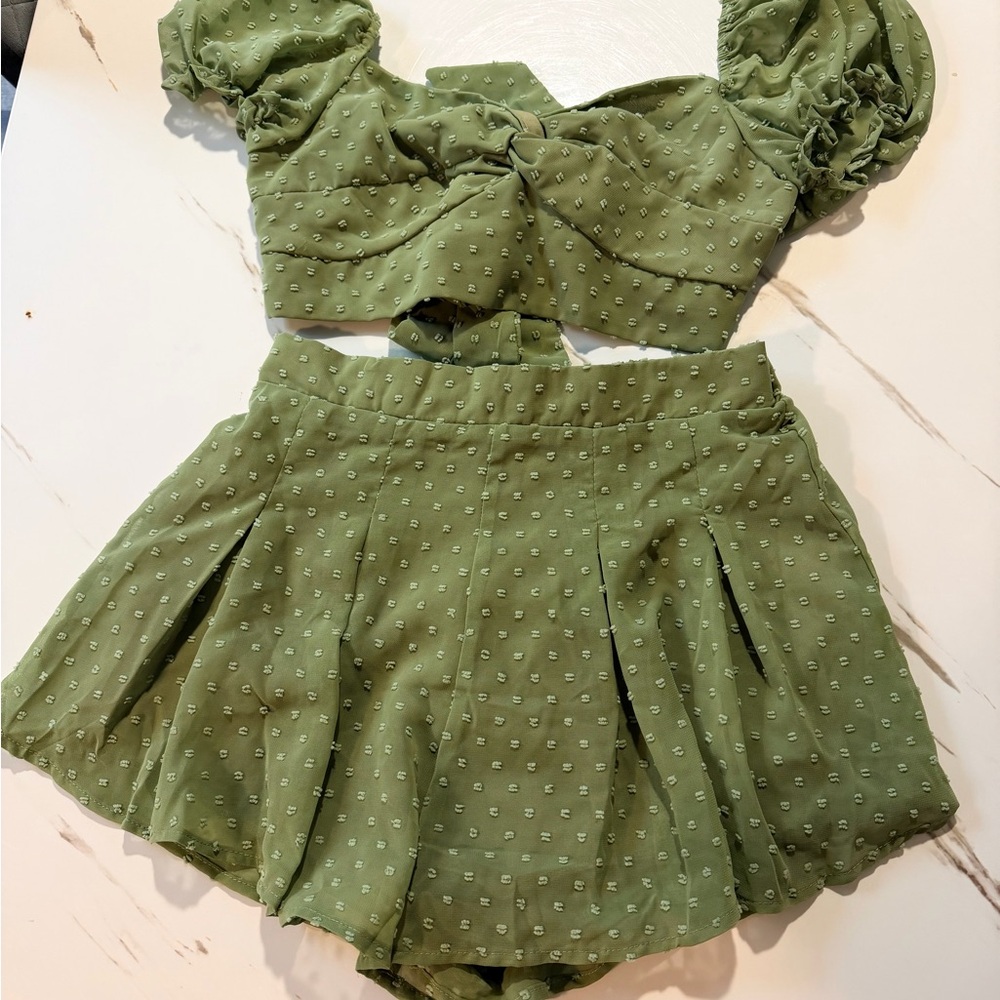 SHEIN Green Textured Women Shorts
